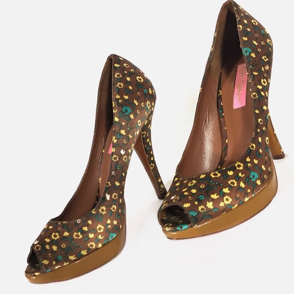 Betsey Johnson Rosy Floral Peep Toe Heels TPIB - Picture 2 of 7